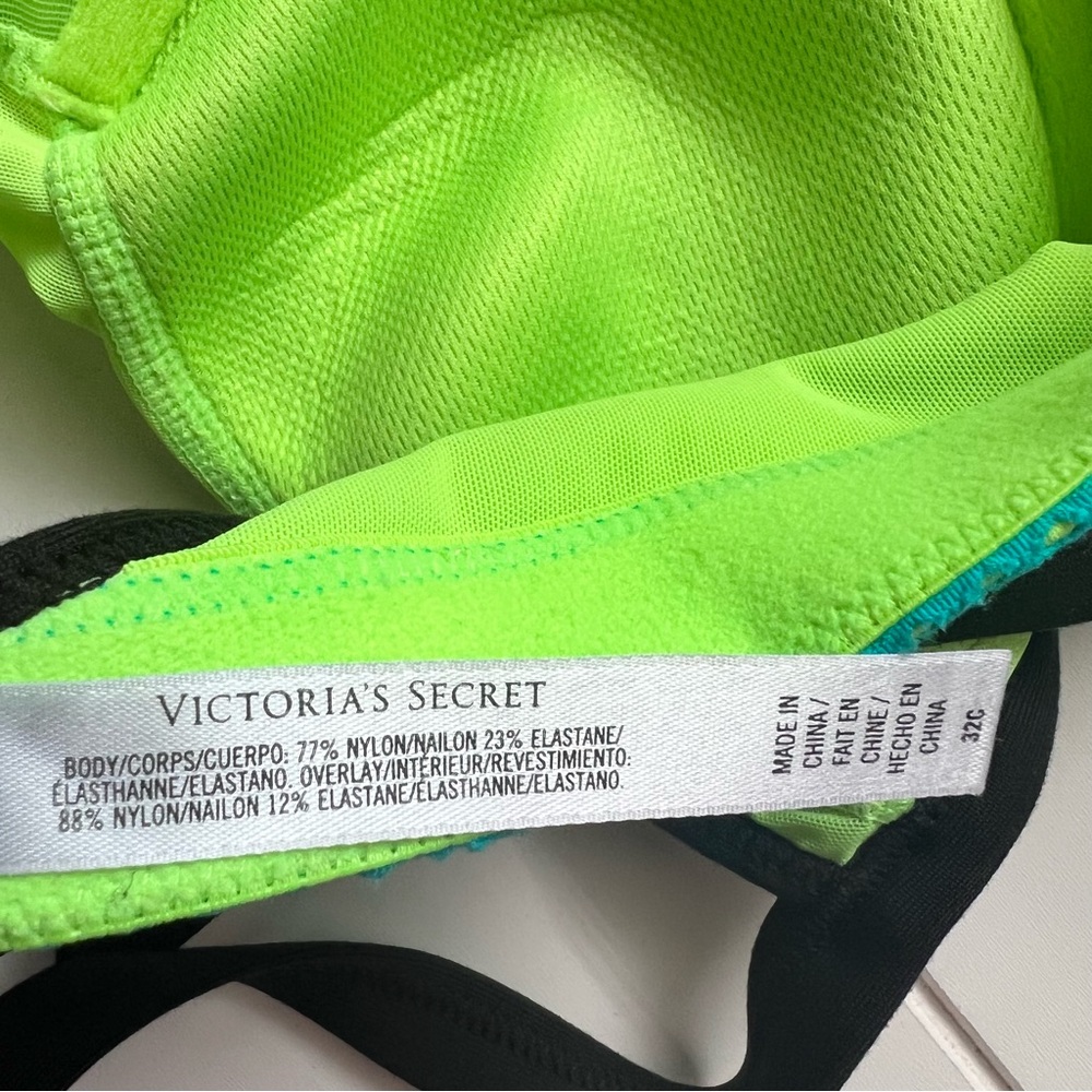 Victoria’s Secret VSX Sports Bra - Picture 4 of 4